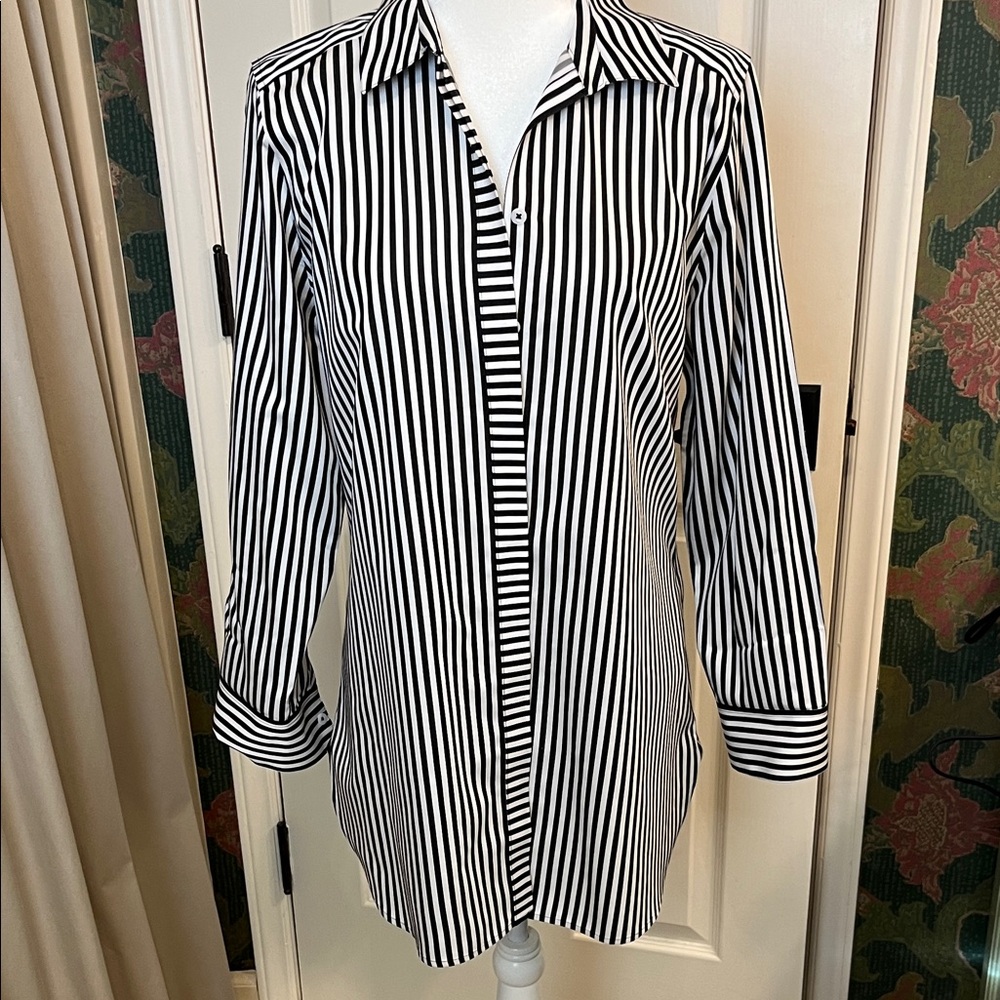 Chico’s No Iron Black and White Striped Button-Up Tunic Size 1